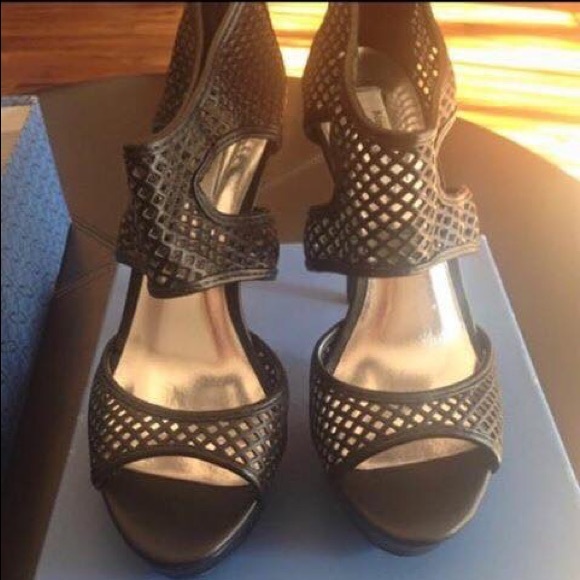 Vera Wang Shoes - Vera Wang heels